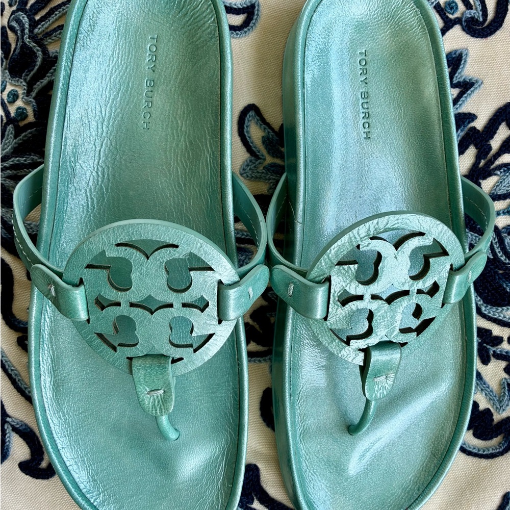 Tory Burch Mint Green Logo Thong Sandals - Picture 6 of 8